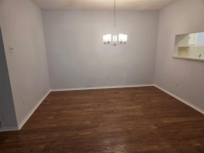 Building Photo - 8111 Baywood Dr