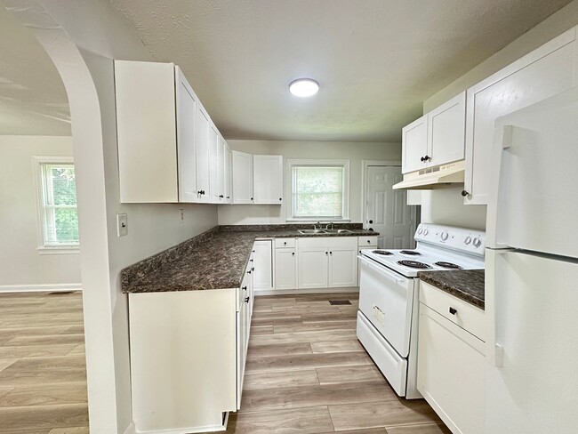 Building Photo - 329 Chamber Ave-