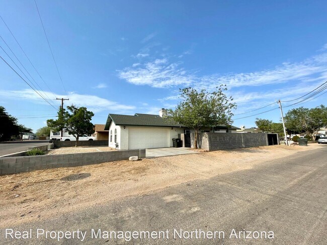 Building Photo - 3 br, 2 bath House - 2015 Los Angeles St.