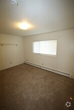 Building Photo - 5006 Chess Dr