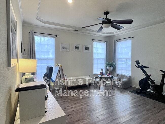 Foto del edificio - 813 Tiffany Green Ct