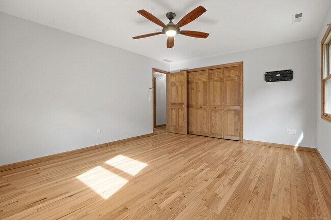 Foto del edificio - 294 Turkey Roost Rd