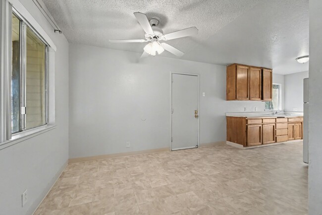 Building Photo - 3 bedroom 1 bath house in Yuba City