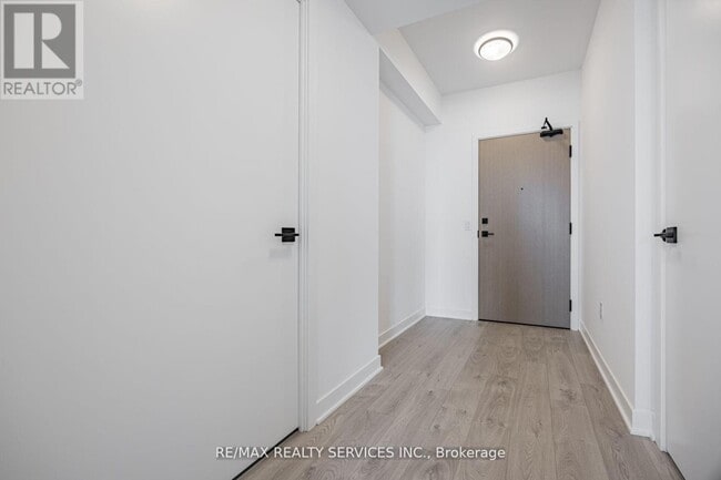 Building Photo - 36 Zorra St