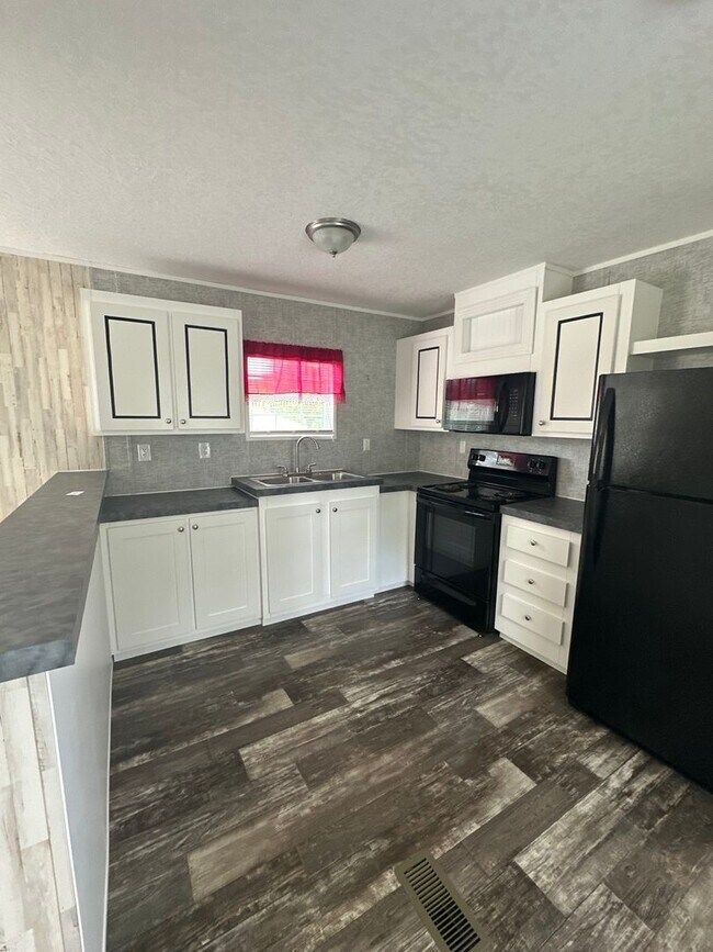 Building Photo - 2 Bed 2 Bath MH