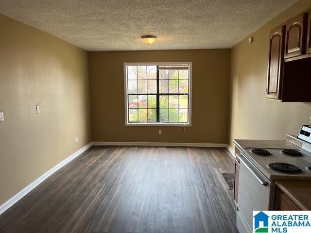 Building Photo - 126 Willowbrook Dr