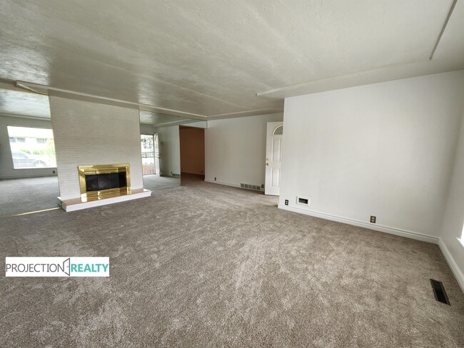 Photo - 11128 NE Everett St House