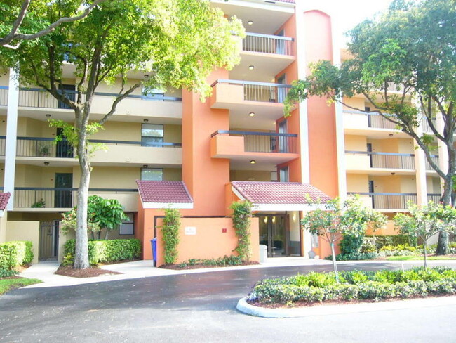 Building Photo - 820 Lavers Cir