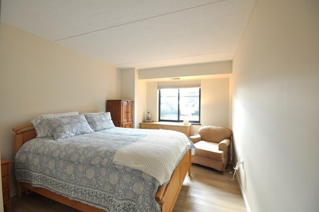 Building Photo - 100 Ledgewood Dr