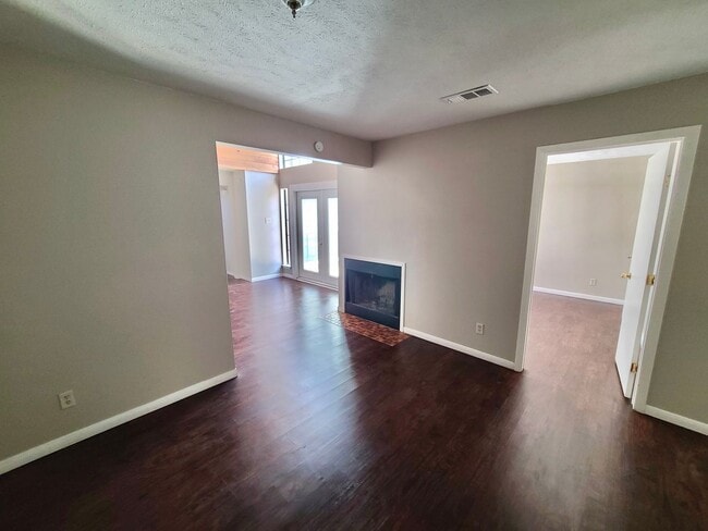 Building Photo - COMING SOON... 3-Bedroom 2-Bathroom Townhome in Capital Heights!