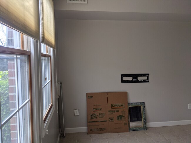 Living room - 1414 3rd St NW