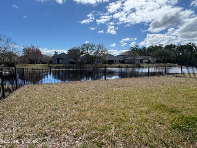 Foto del edificio - 3382 Chapel Ct