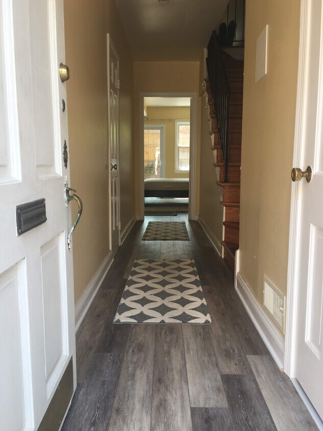 Foto principal - 2524 Queen Annes Ln NW