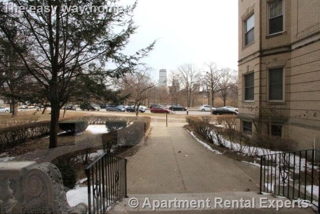 Building Photo - 29 Park Dr