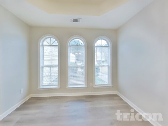 Building Photo - 9538 Rollinghills Dr