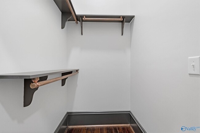 Building Photo - 719 Bank St NW