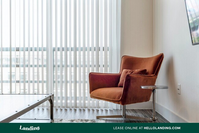 Foto del edificio - 11721 Domain Blvd