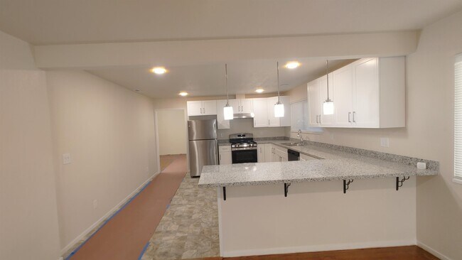 Building Photo - 3546 Figueroa Dr