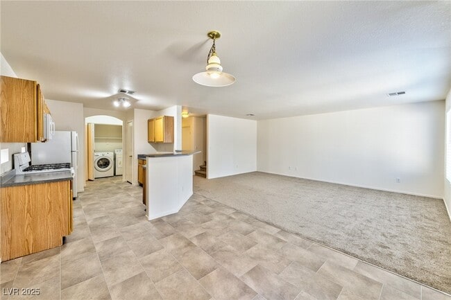 Building Photo - 4816 Englewood Ave