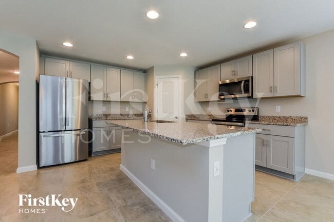 Building Photo - 481 Earhart Dr