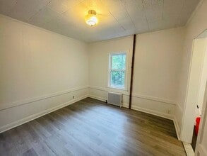 Building Photo - 420 Littleworth Ln