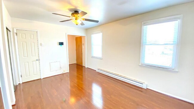 Foto del edificio - 304 Elsmere St