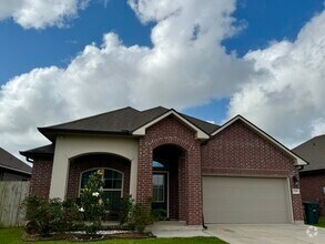 Building Photo - 2240 N Lake Michele Cir