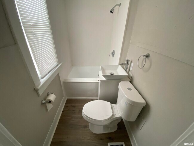 Foto del edificio - 3016 W Garden St