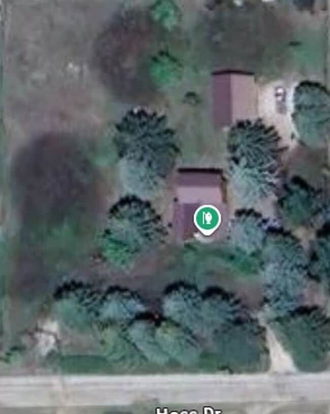 Building Photo - 5 bed, 2 bath Hamilton home on 1.32 acres