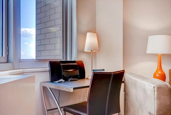 Building Photo - 399 E 34th St