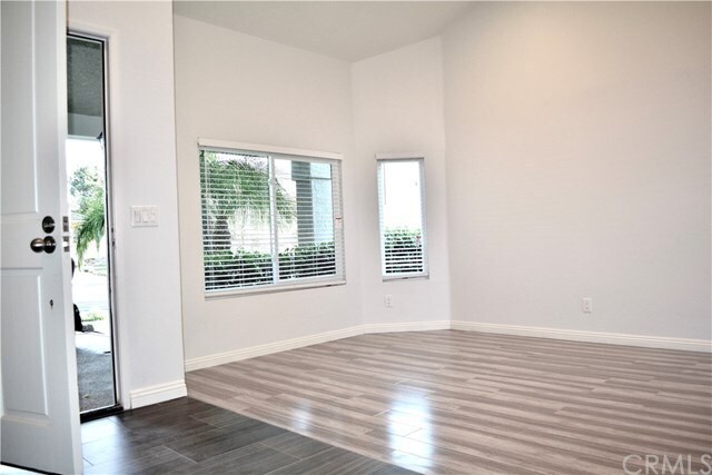 Foto del edificio - 2591 La Ventana Cir