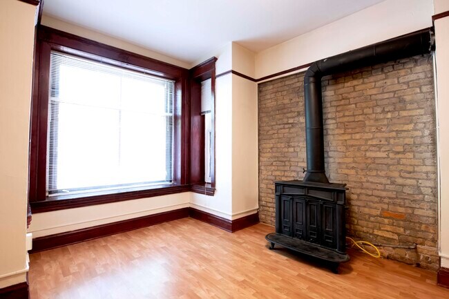 Foto del edificio - 1931 W Evergreen Ave
