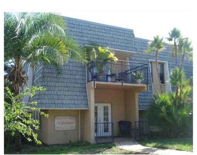 Building Photo - 718 Lyndhurst St