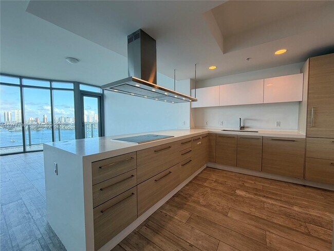 Foto del edificio - 17111 Biscayne Blvd