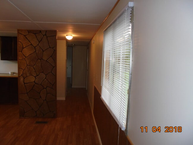 Building Photo - Dana ln