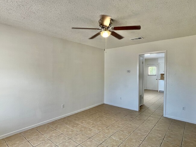 Building Photo - 219 E. Beeline