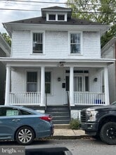 Building Photo - 113 W Monmouth St