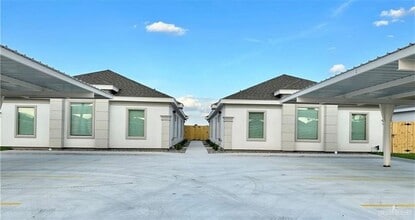 Building Photo - 15 Shavano Dr