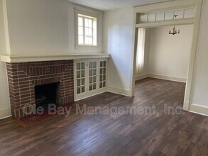 7 S Monterey St