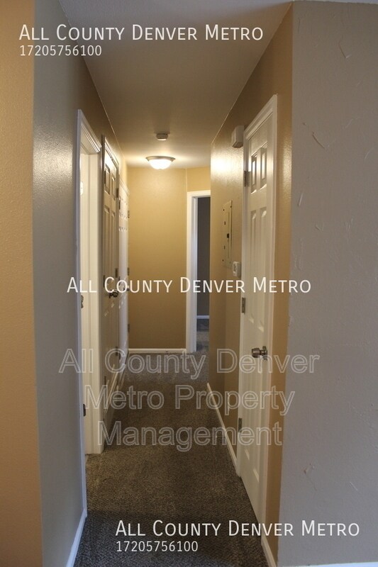 Foto del edificio - 10784 W 63rd Pl