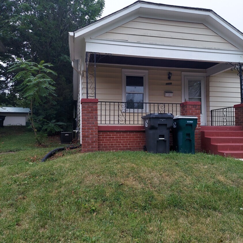 1030 Bond St, Moberly, MO 65270 House Rental in Moberly, MO