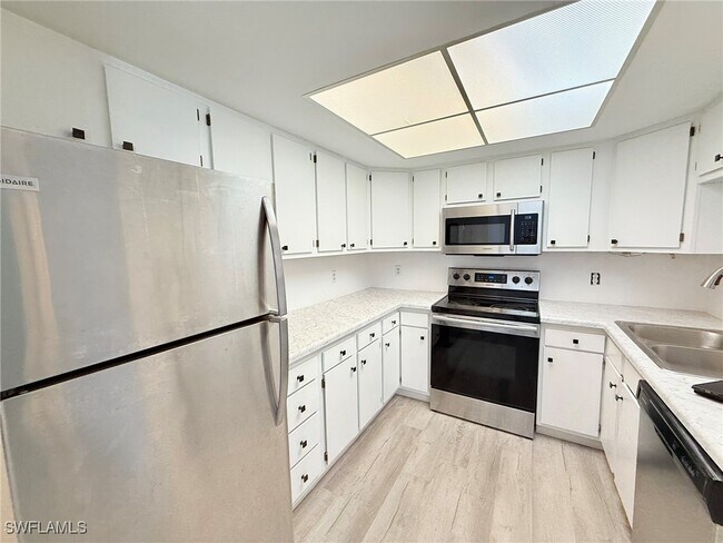 Foto del edificio - 13257 Broadhurst Loop