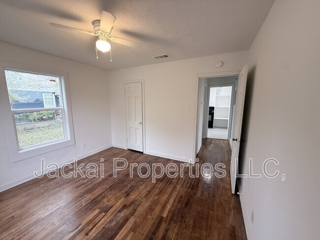 Foto del edificio - 620 N Walnut St