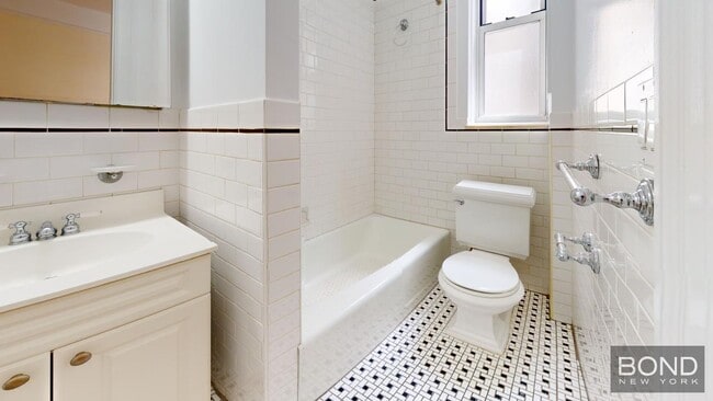 Photo - 117 W 13th St Apartment