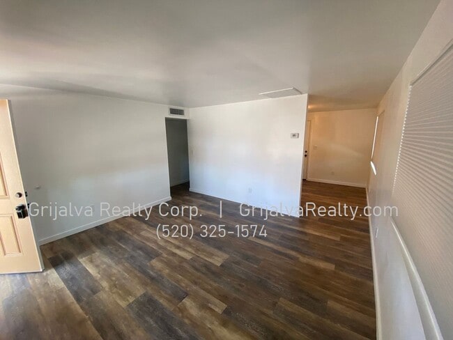 Building Photo - 2536 N Columbus Blvd