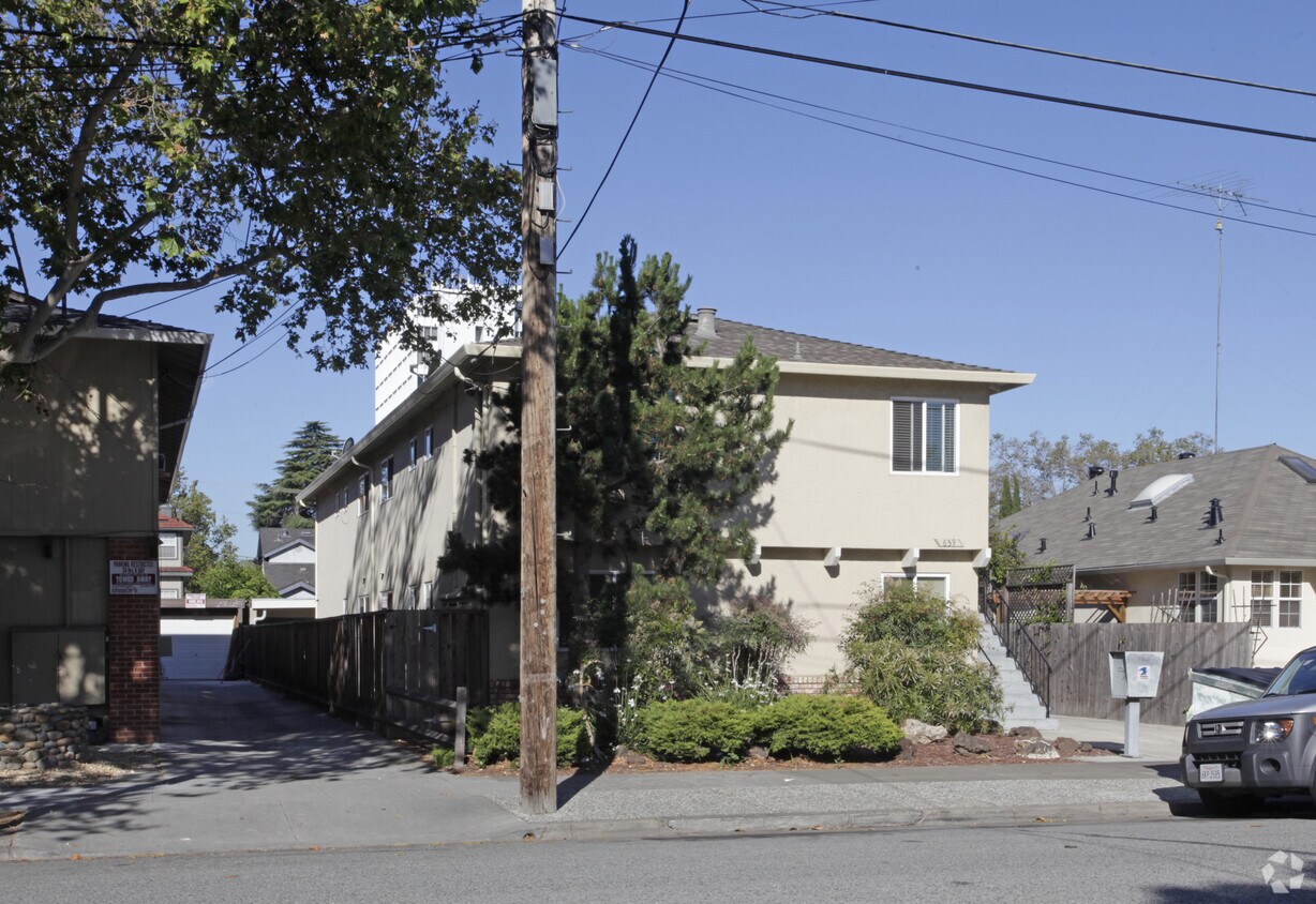 Building Photo - 659 N 3rd St