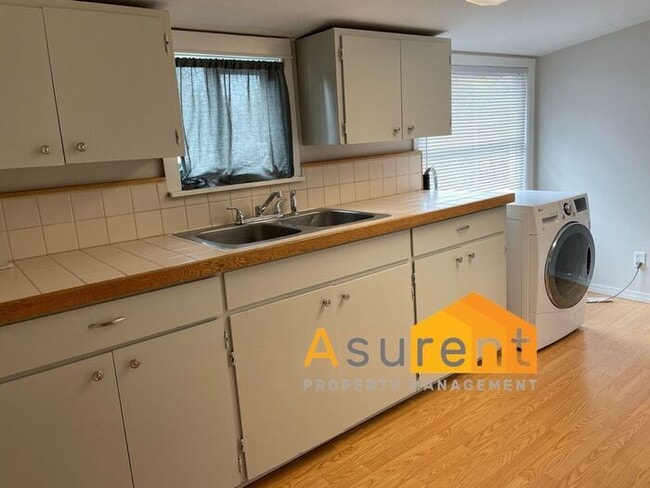 Foto del edificio - Great 1 Bed 1 Bath Available Soon!