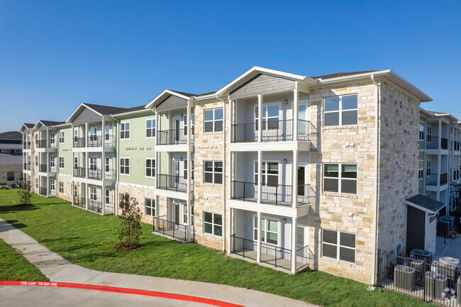 Foto del edificio - Enclave at Lake Pointe Senior Community