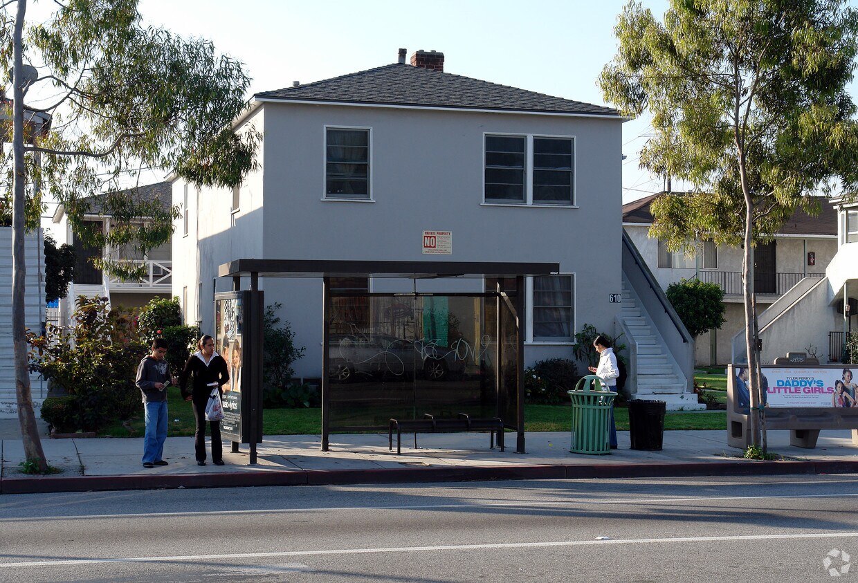 Building Photo - 610 W Arbor Vitae St