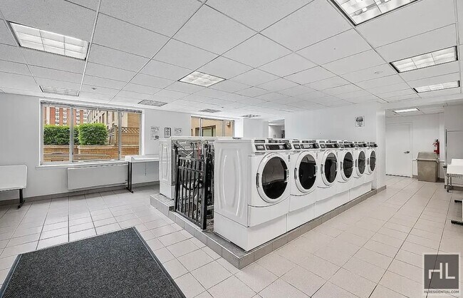 Foto del edificio - WEST 83 STREET